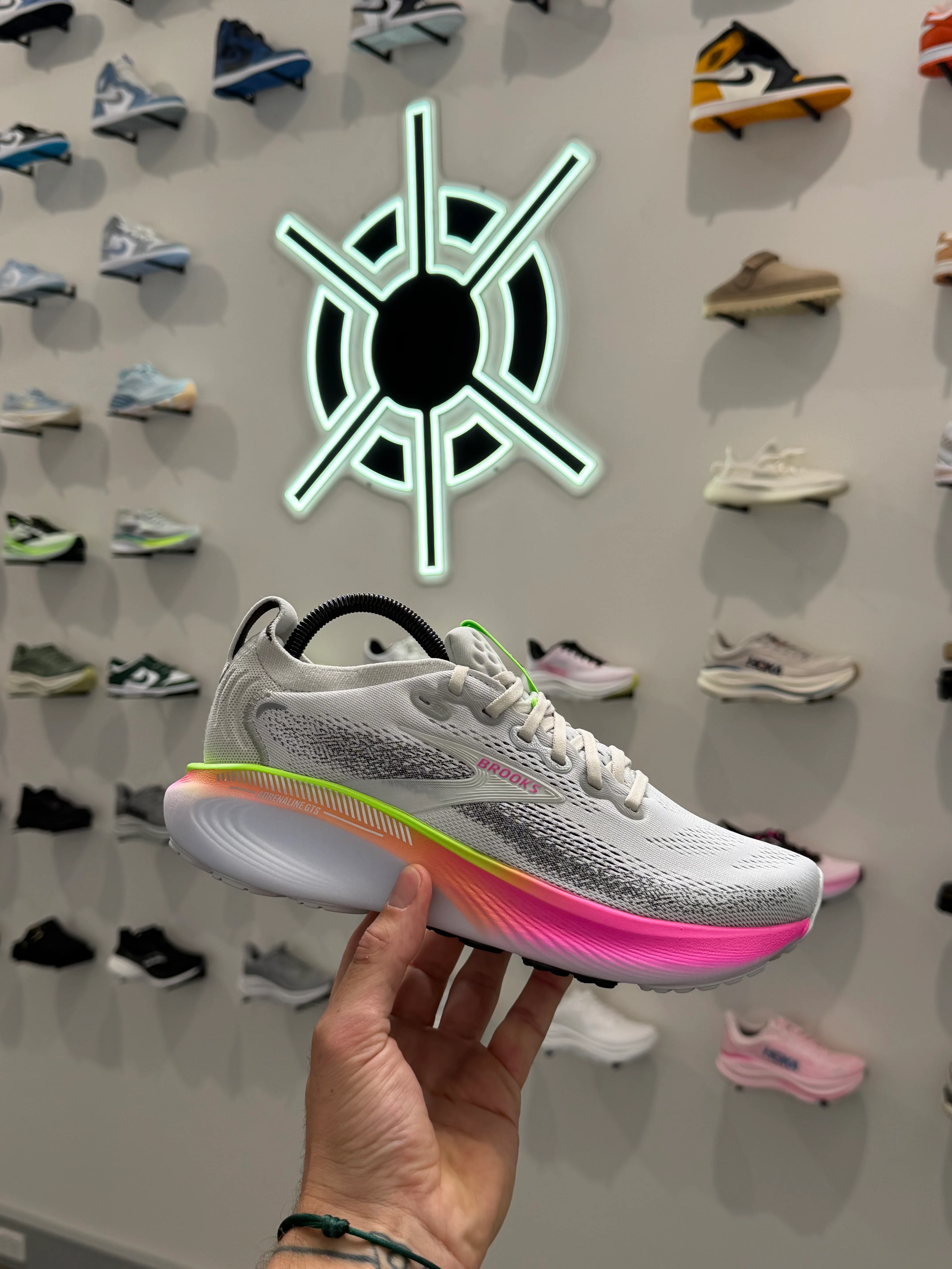 BROOKS ADRENALINE GTS 25 OYSTER PINK GREEN WOMEN'S - Image 3